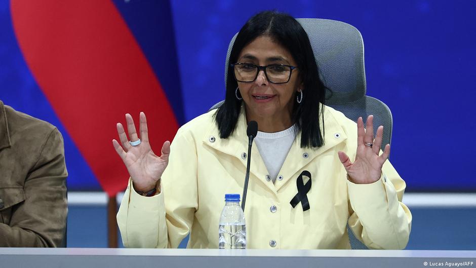 Delcy Rodríguez rechaza críticas y anuncia fondo del FMI