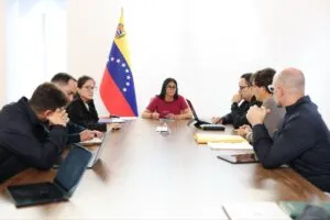 Delcy Rodríguez se reunió con integrantes del equipo económico para abordar estrategias y políticas de atención integral tras los terremotos – AlbertoNews