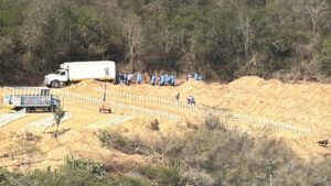 “Desde aquí se ve todo”, vecinos testifican entierros continuos en cementerio de Carayaca – Efecto Cocuyo