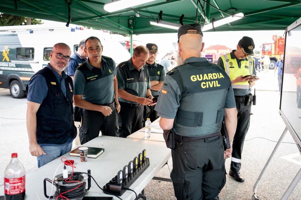 Desplegados más de 2.700 efectivos y 426 medios terrestres del Gobierno en el incendio de Madrid y Ávila