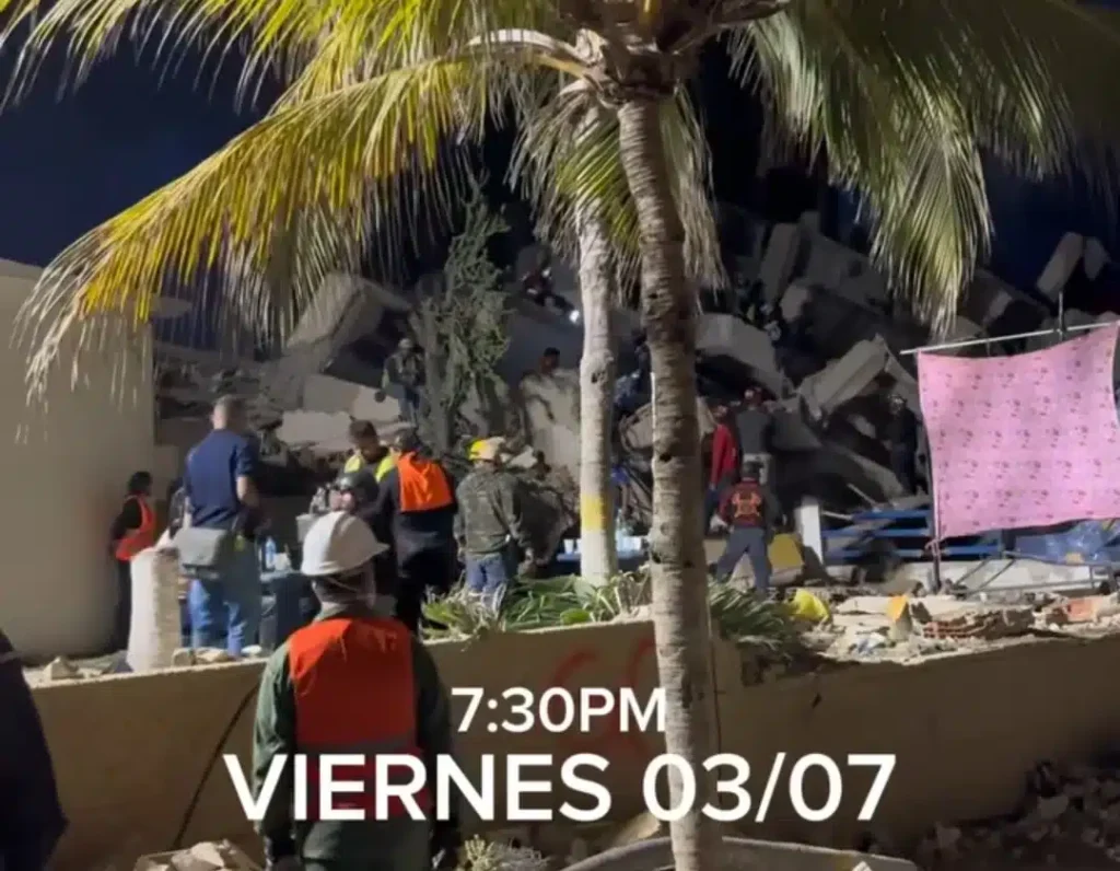 Detectan señales de vida bajo los escombros del edificio Oasis Beach en La Guaira la noche de este viernes 3-Jul