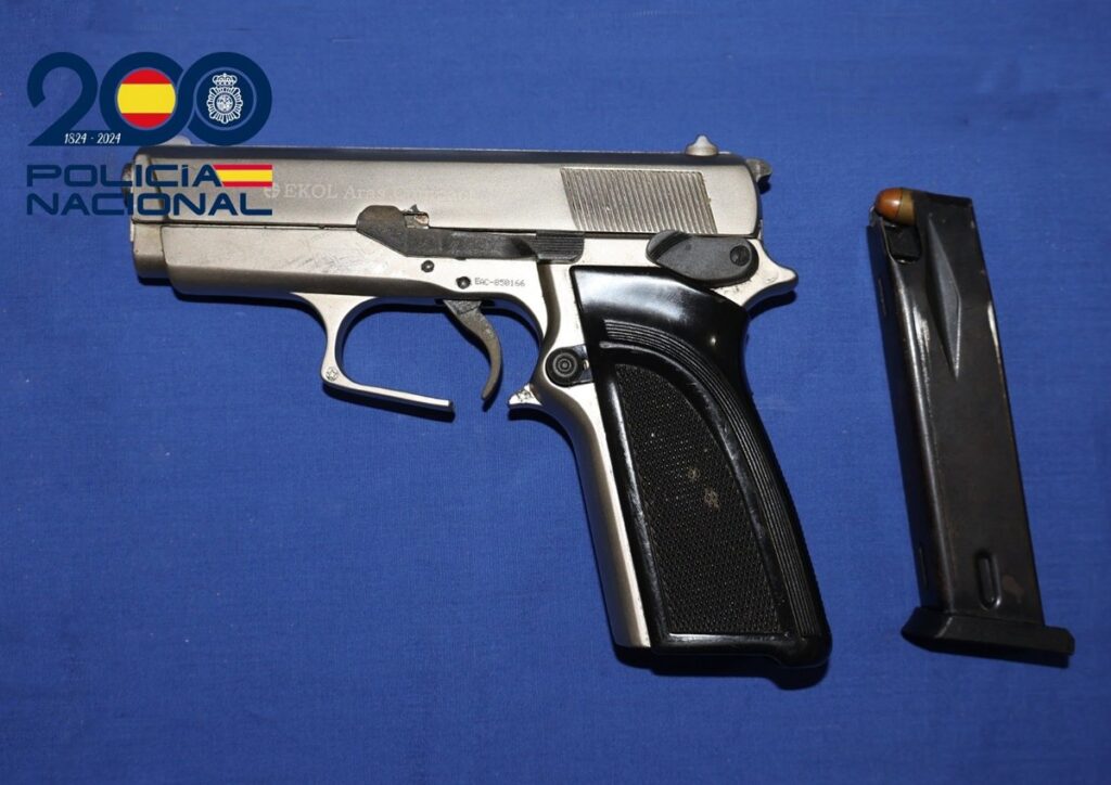 Detenido un hombre en Salamanca por agredir sexualmente a su expareja y amenazarla con una pistola
