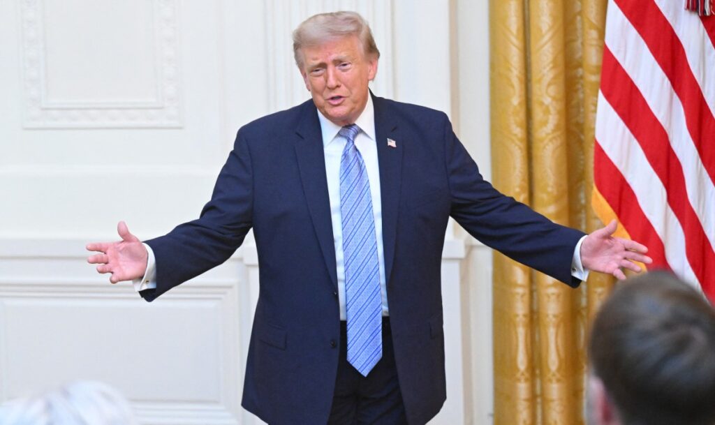 Donald Trump acusa a China de interferencia electoral