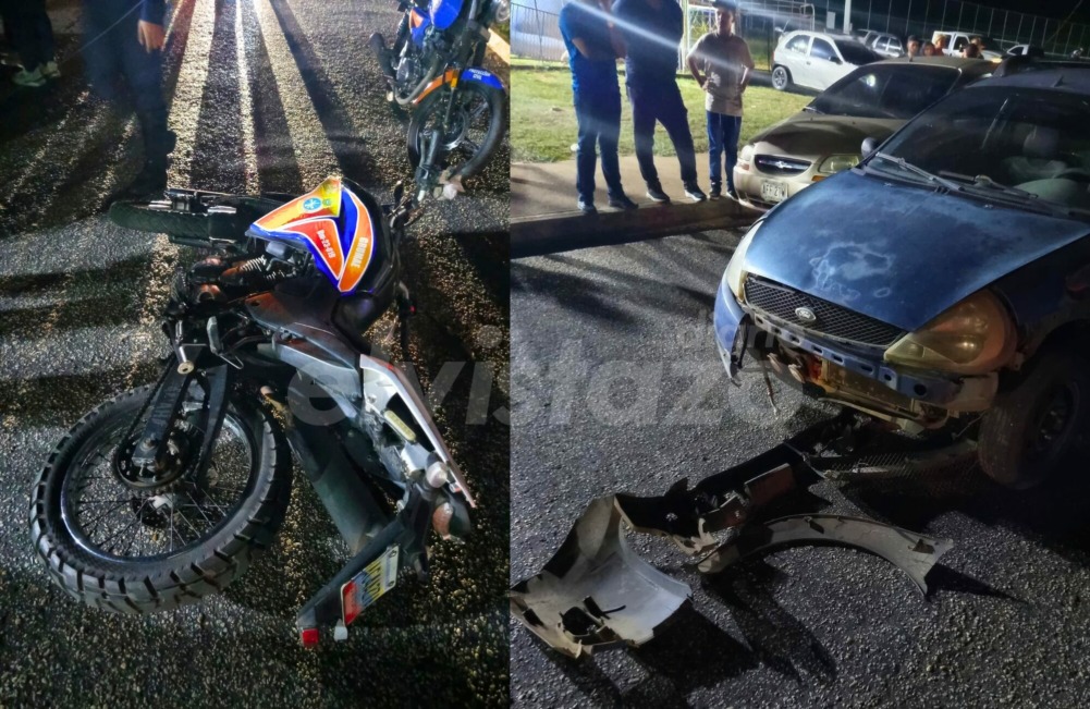 Dos funcionarios bomberiles lesionados en colisión moto - vehículo adyacente a Unimall