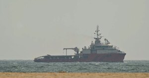 EE.UU. ataca objetivos iraníes tras el cierre del estrecho de Ormuz «hasta nuevo aviso»