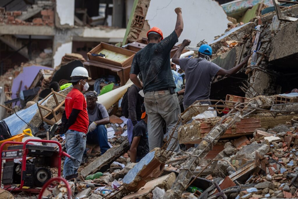 Ejecutivo decreta duelo nacional por 7 días en memoria de víctimas de los terremotos – Efecto Cocuyo