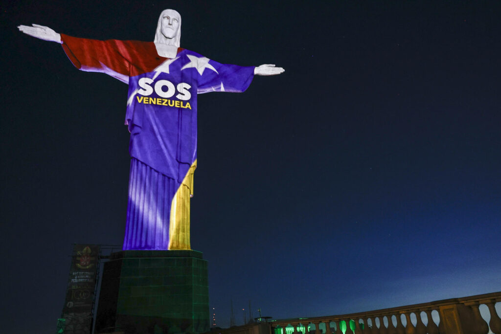 El Cristo Redentor rindió emotivo homenaje a víctimas de los terremotos en Venezuela (FOTOS)