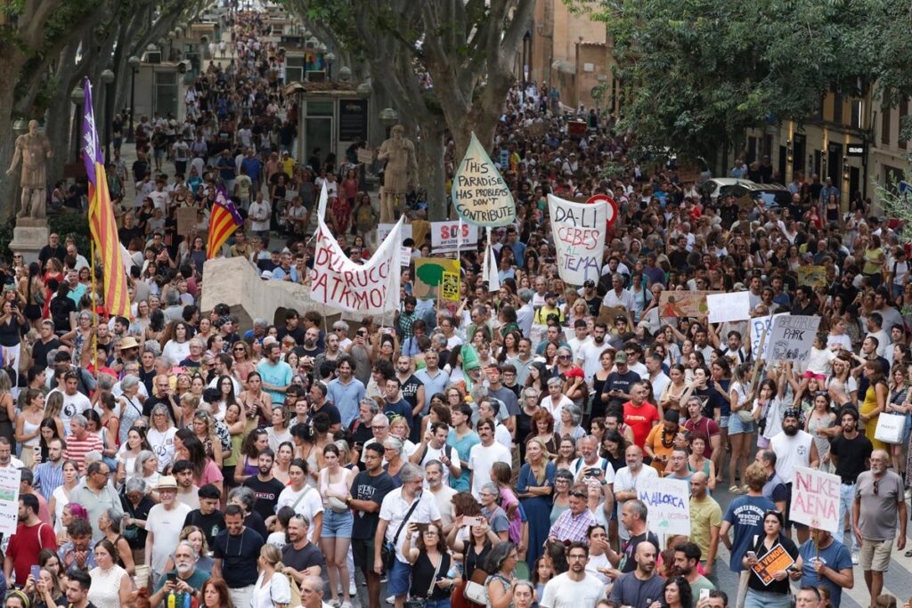 El Gobierno pedirá explicaciones por las actuaciones "inaceptables" en la marcha contra el turismo masivo en Palma