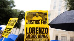 El ICE ordena a sus agentes suspender las detenciones en vehículos tras dos muertes en Maine y Texas | elperiodico.com