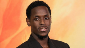 El actor Micheal Ward es absuelto de violación y agresión sexual