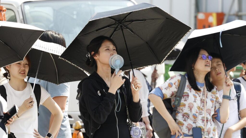 El calor extremo pone en alerta a Japón con al menos 14 muertos y récord de insolaciones