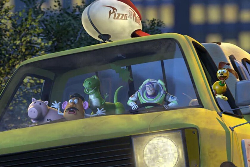 El camión de Pizza Planet no aparece en Los Increíbles, pero el mítico guiño de Pixar no falló a su cita en el videojuego