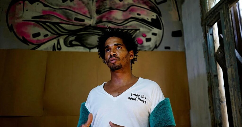 El régimen de Cuba destierra al artista y preso político Luis Manuel Otero Alcántara