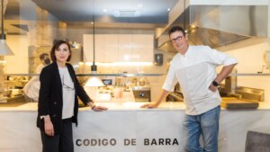 El restaurante de Cádiz que es una historia de amor adornada ya con una estrella y un sol: el menú degustación, un poco más de 100 euros