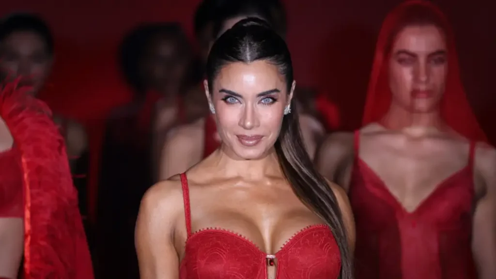 Elisa Blázquez, nutricionista de Pilar Rubio (48 años): "El batido posentreno perfecto se hace con cacao puro, plátano, frutos rojos, proteína en polvo y estos ingredientes"