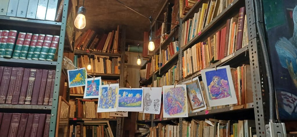 En La Gran Pulpería del Libro Venezolano el terremoto tumbó los libros de derecho y de Bolívar pero no derrotó la voluntad de vivir