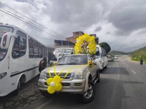 En el terminal de San Antonio también celebraron a su patrona