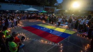 #EnFotos Homenajean en vigilias a víctimas de terremotos