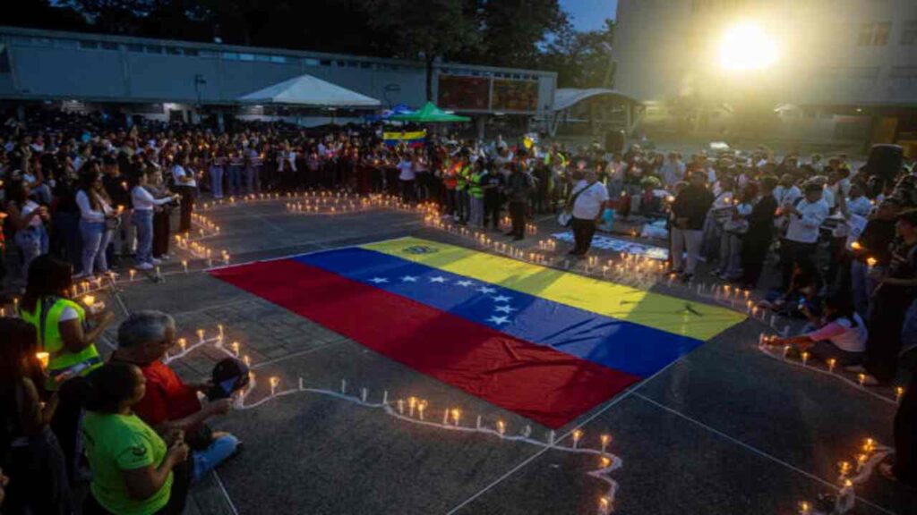 #EnFotos Homenajean en vigilias a víctimas de terremotos