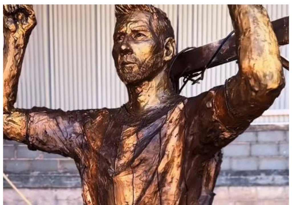 Escultura de Messi se viene para Maracaibo: Josué Benjamín unió a los trabajadores de la Alcaldía para ayudar a los damnificados del terremoto