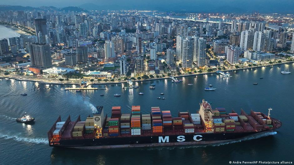 Estados Unidos anuncia arancel de 25% a productos brasileños