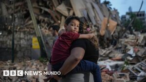 «Estoy vivo, veo el cielo. Llamen a mi familia»: las impactantes historias de cómo sobrevivieron algunos venezolanos la primera semana después del doble terremoto