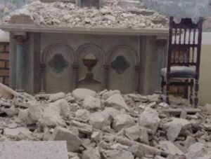 Evalúan demoler iglesias históricas de Choroní tras terremotos