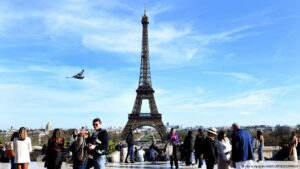 Francia: comicios presidenciales serán en abril y mayo 2027