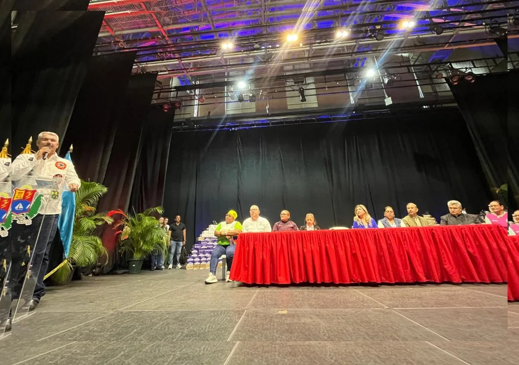 Gobernador Luis Caldera incorporó 2.546 obreros, empleados y docentes a la nómina de la Secretaria de Educación del Zulia