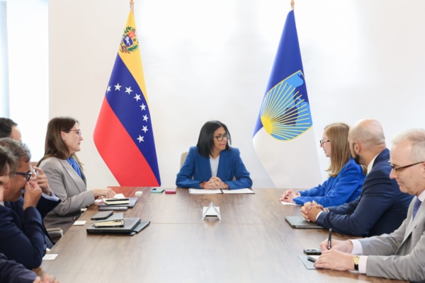 Gobierno venezolano y el BID afinan detalles sobre ayuda no reembolsable para construcción de viviendas