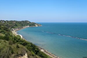 Guía Turística de Ortona: Historia Imperial, Playas y el Encanto de los Abruzos