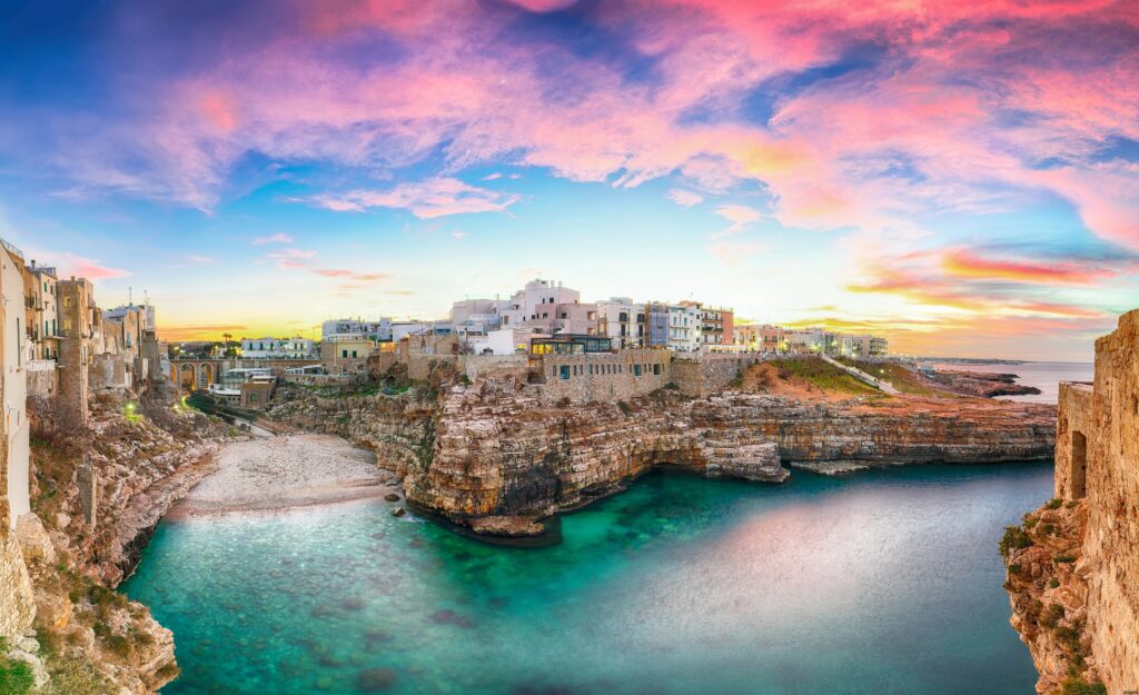 Guía Turística de Polignano a Mare: Qué Ver, Hacer y Cómo Planificar tu Viaje a la Joya de Apulia