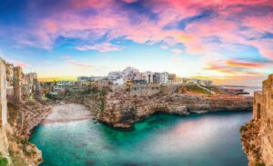 Guía Turística de Polignano a Mare: Qué Ver, Hacer y Cómo Planificar tu Viaje a la Joya de Apulia