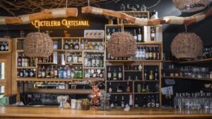 Huerta, en Bogotá, cumple una década y para celebrar presenta ‘Bacatá’, nueva carta de cocteles artesanales