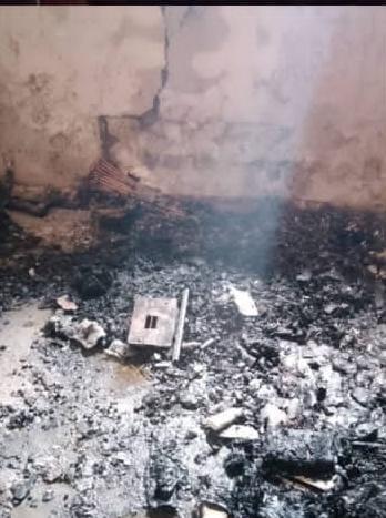 Incendio consume parte de una vivienda en El Palotal