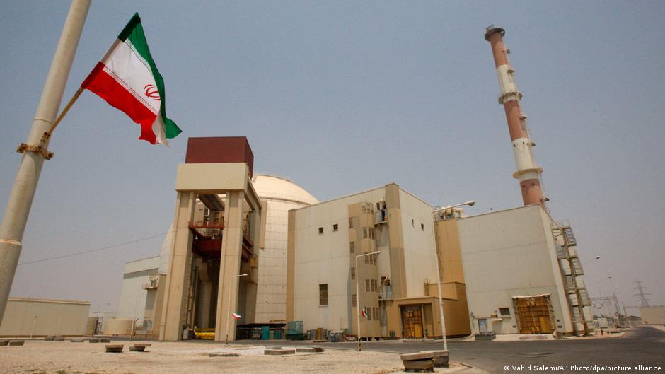 Irán dice que proyectil golpeó base militar cerca de Bushehr