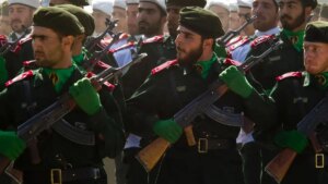 Irán nombró a un nuevo jefe de la Armada de la Guardia Revolucionaria en medio de la tensión por el estrecho de Ormuz