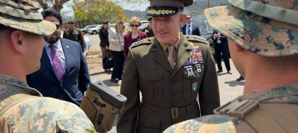 Jefe del Comando Sur encabeza coordinación para la reconstrucción tras los terremotos – Efecto Cocuyo