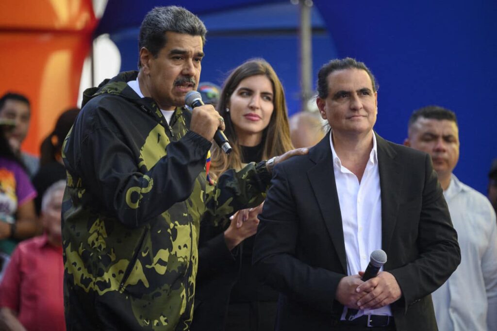 Juez de Miami condena a Nicolás Maduro y Álex Saab a pagar $314 millones por torturas a 3 estadounidenses – Efecto Cocuyo