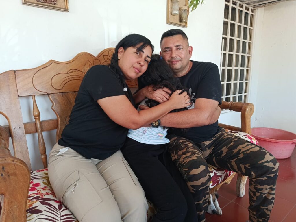 Karen y su familia intentan rehacer su vida en Aragua tras sismos