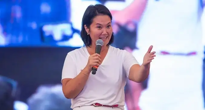 Keiko Fujimori promete una "nueva etapa" para Perú