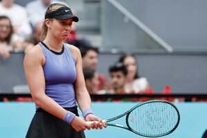 La ex tenista Rennae Stubbs carga contra Badosa por lanzar la raqueta en el WTA 250 de Iasi: «Debió ser descalificada» | elmundo.es