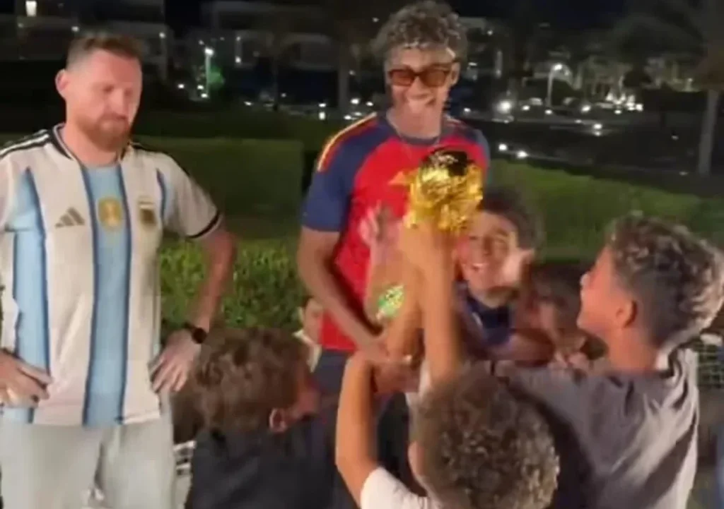 La fiesta con temática del Mundial 2026 que se hizo viral por el insólito parecido del «doble» de Yamal