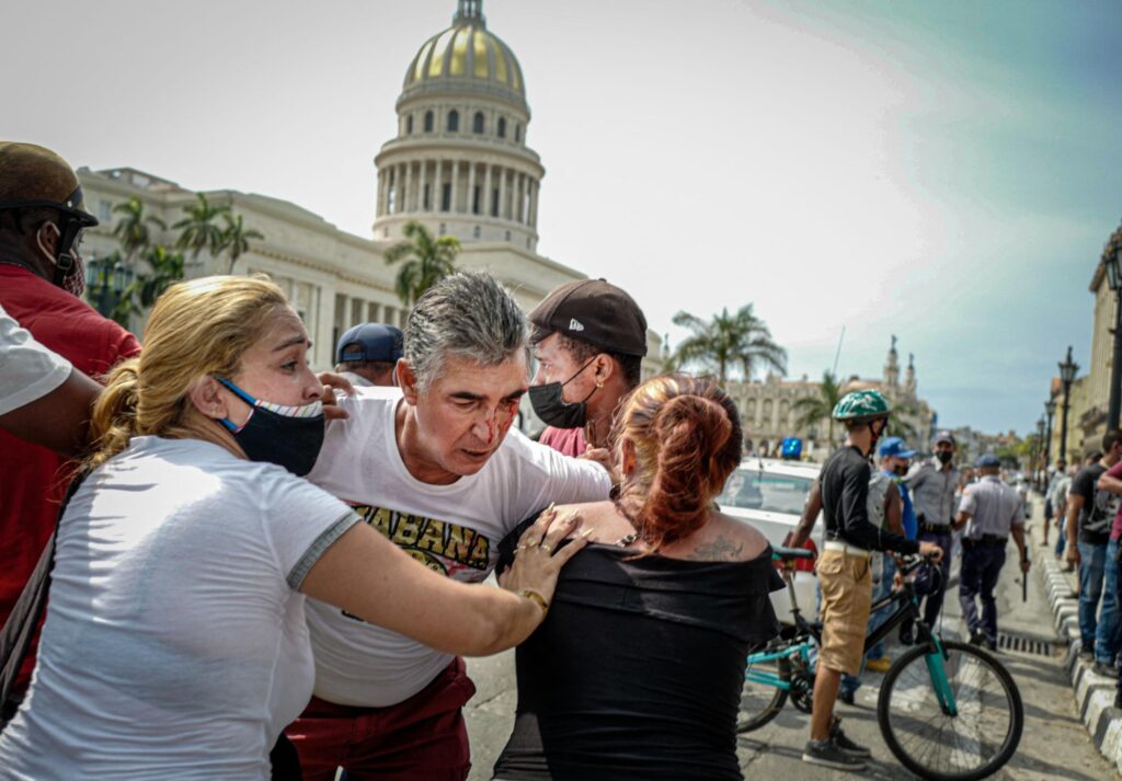 La grieta abierta de la protesta del 11 de julio en Cuba: “Tuvo sentido salir a la calle. Me cambió toda la vida” - AlbertoNews