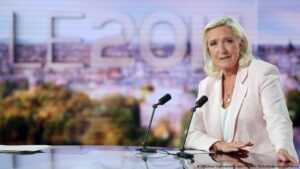 Le Pen anuncia candidatura a presidencia de Francia