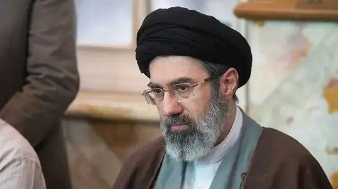 Líder supremo de Irán amenaza con dar a EEUU una "lección inolvidable"