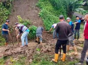 Lluvias causan desbordamiento de quebradas en Trujillo