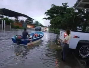 Lluvias desbordaron el caño Madre Vieja en Guanarito