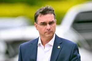 Los Bolsonaro hacen las paces a tiempo para recibir a Milei en Brasil | elmundo.es