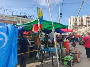 “Máquina de Guerra”, un centro de acopio en el que los propios familiares recaudan y prestan herramientas para trabajar en La Guaira
